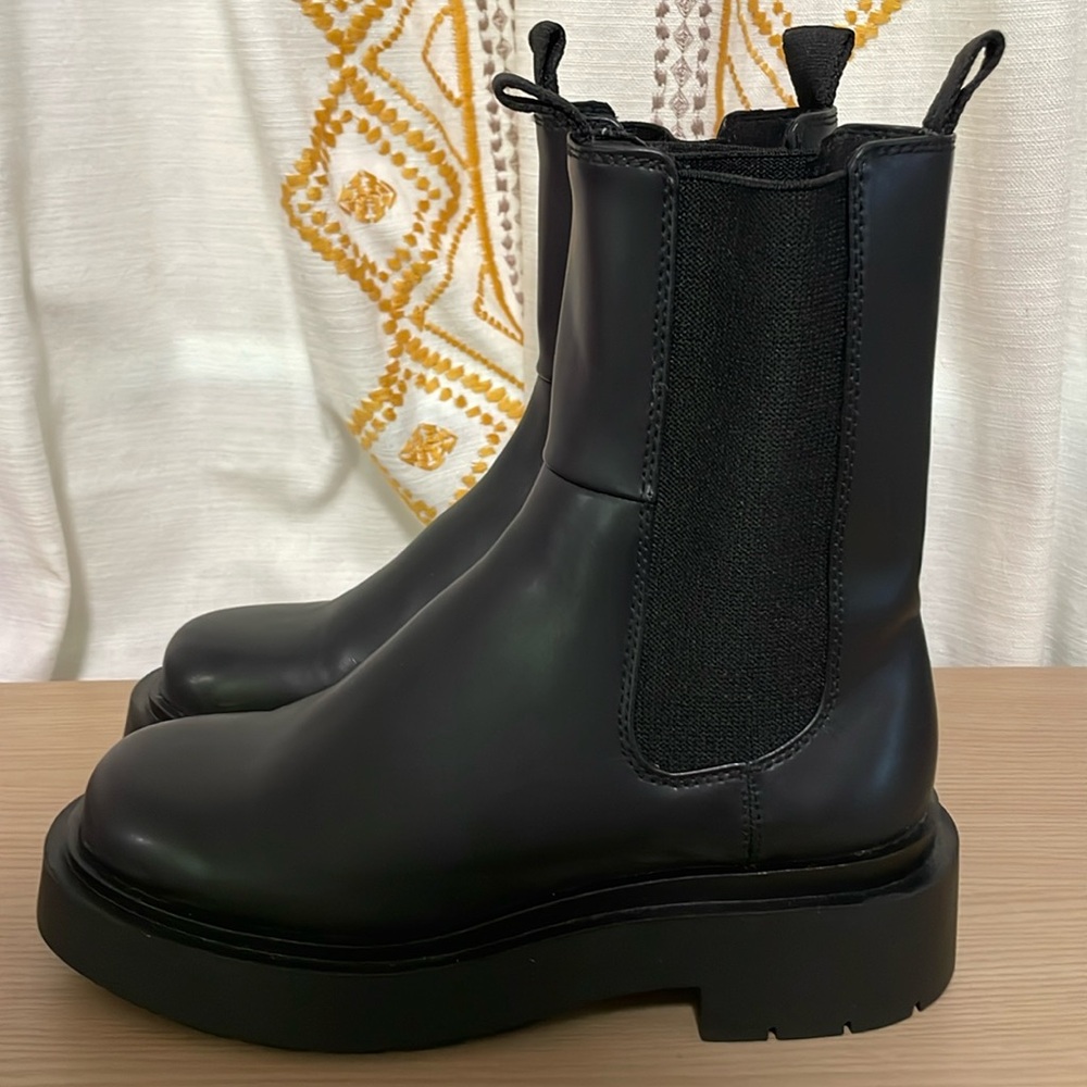 H&M Chunky Chelsea Boots